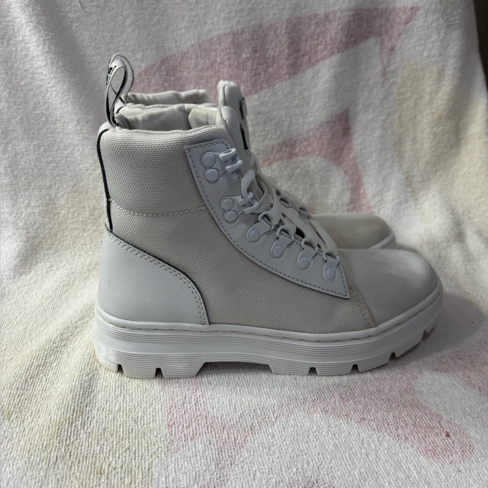 Dr. Martens Combs Poly Casual
Combat Boots Women’s Sz 6